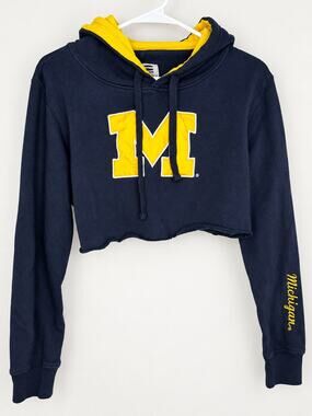 Michigan Wolverines Stadium Athletics Cropped Hoodie Navy Maize Sz Large Raw Hem